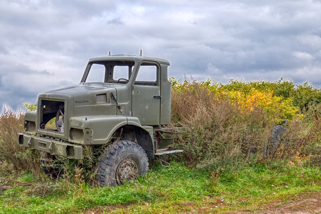 HDR urbex lost tank tanks truck trucks spitfire mig decay airplane abandoned abandonne vervallen verlaten military militair